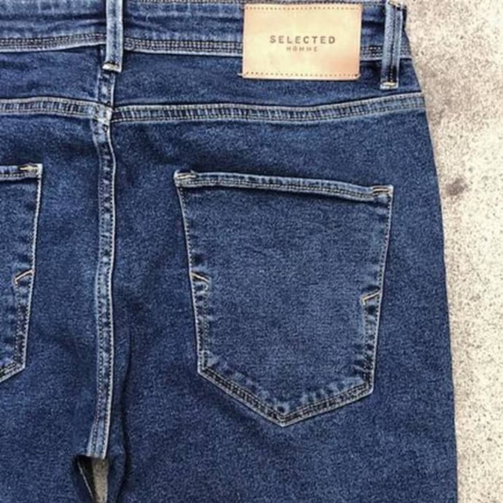 (NWT) Leon Slim Fit Stretch Jeans 30S